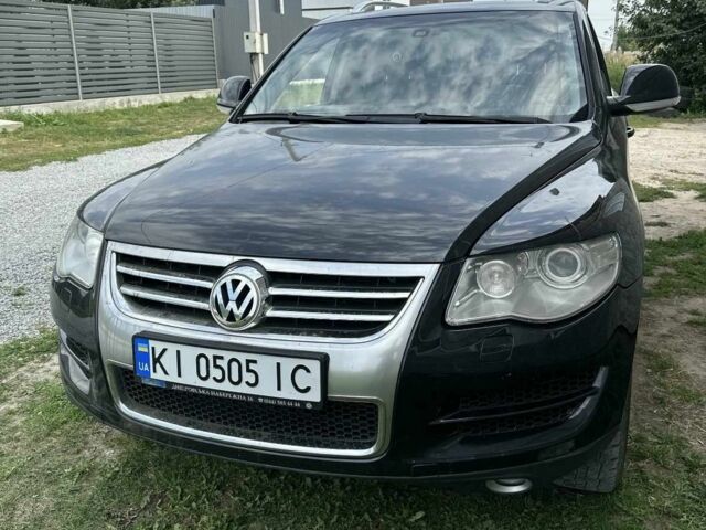 Черный Фольксваген Туарег, объемом двигателя 3.2 л и пробегом 224 тыс. км за 7000 $, фото 1 на Automoto.ua