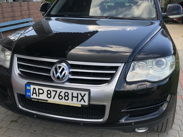 Черный Фольксваген Туарег, объемом двигателя 2.5 л и пробегом 370 тыс. км за 8000 $, фото 1 на Automoto.ua