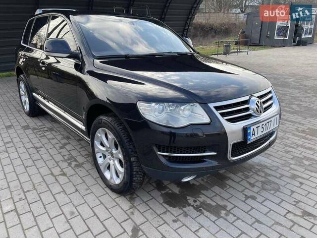 Черный Фольксваген Туарег, объемом двигателя 2.5 л и пробегом 240 тыс. км за 9999 $, фото 1 на Automoto.ua