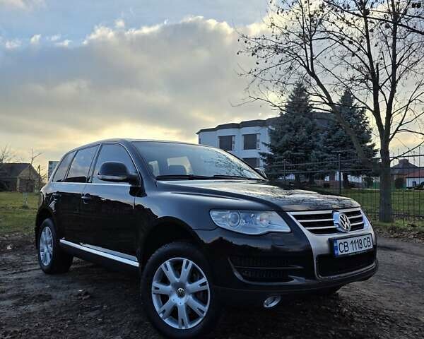 Черный Фольксваген Туарег, объемом двигателя 2.97 л и пробегом 296 тыс. км за 8800 $, фото 1 на Automoto.ua