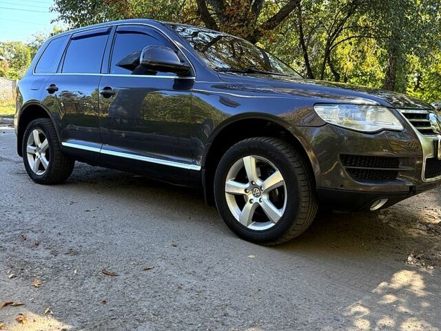 Фольксваген Туарег 2007 у Харкові на Automoto.ua Чорний Фольксваген Туарег, об'ємом двигуна 3.6 л та пробігом 240 тис. км за 8350 $, фото 1 на Automoto.ua