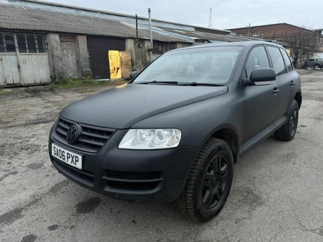 Черный Фольксваген Туарег, объемом двигателя 3 л и пробегом 277 тыс. км за 4300 $, фото 1 на Automoto.ua