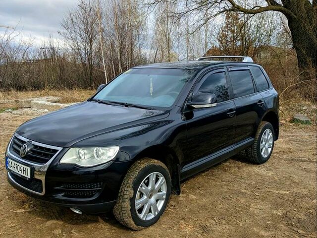 Черный Фольксваген Туарег, объемом двигателя 2.5 л и пробегом 276 тыс. км за 11200 $, фото 1 на Automoto.ua
