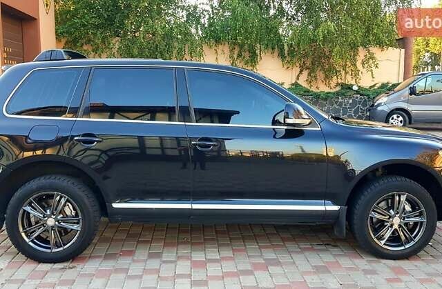 Черный Фольксваген Туарег, объемом двигателя 2.5 л и пробегом 268 тыс. км за 9900 $, фото 1 на Automoto.ua