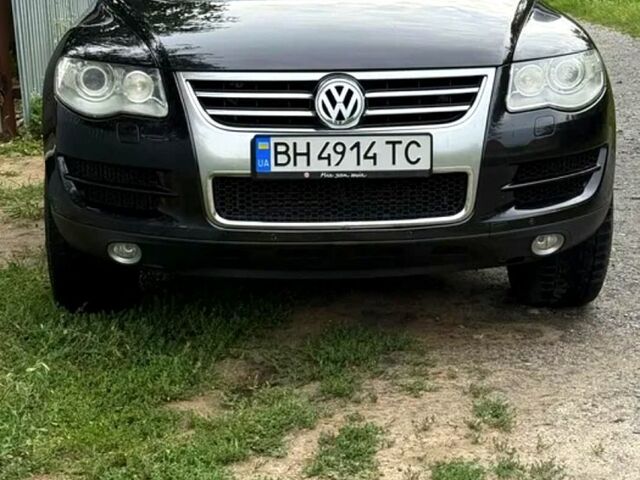 Чорний Фольксваген Туарег, об'ємом двигуна 3 л та пробігом 265 тис. км за 13000 $, фото 1 на Automoto.ua