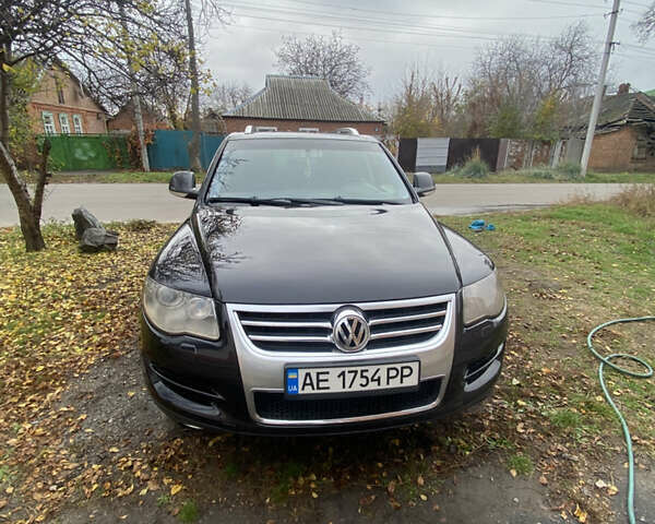 Черный Фольксваген Туарег, объемом двигателя 2.5 л и пробегом 265 тыс. км за 11500 $, фото 1 на Automoto.ua