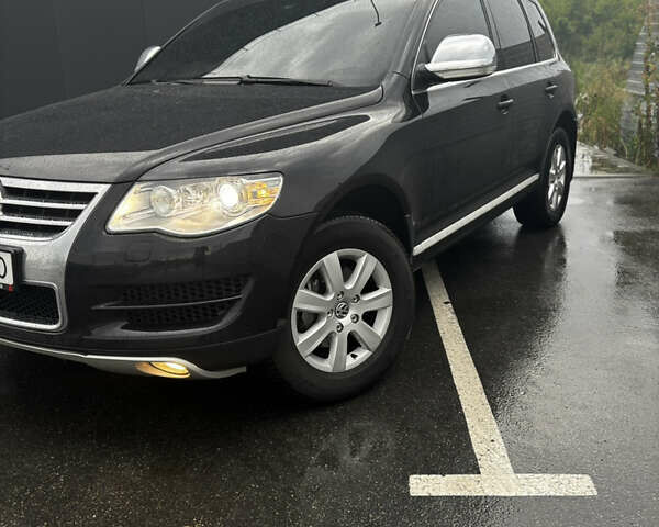 Черный Фольксваген Туарег, объемом двигателя 3.6 л и пробегом 173 тыс. км за 14500 $, фото 1 на Automoto.ua