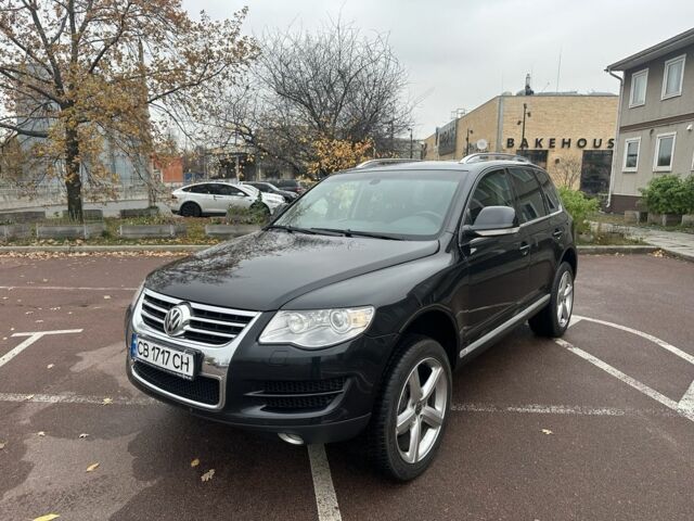 Черный Фольксваген Туарег, объемом двигателя 3 л и пробегом 298 тыс. км за 9900 $, фото 1 на Automoto.ua