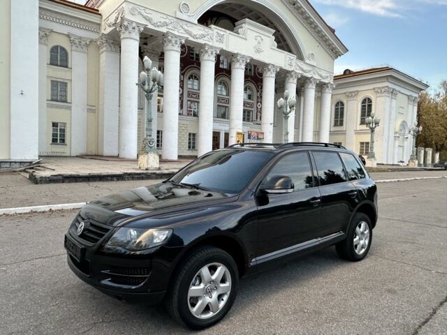 Чорний Фольксваген Туарег, об'ємом двигуна 3 л та пробігом 221 тис. км за 9800 $, фото 1 на Automoto.ua