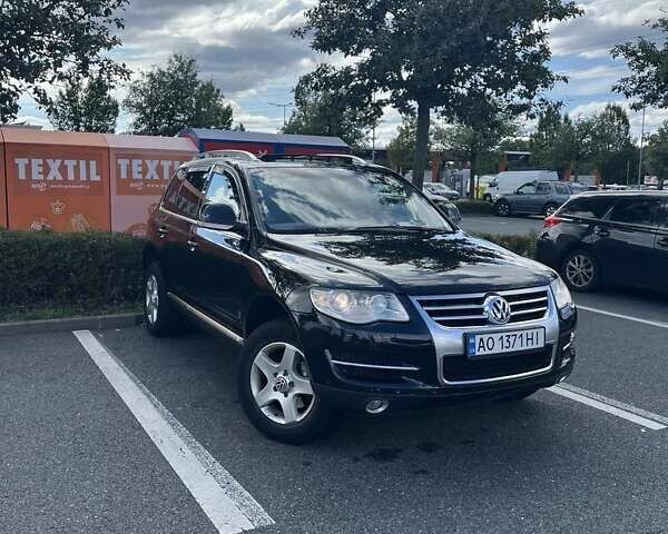 Черный Фольксваген Туарег, объемом двигателя 2.97 л и пробегом 214 тыс. км за 13500 $, фото 1 на Automoto.ua