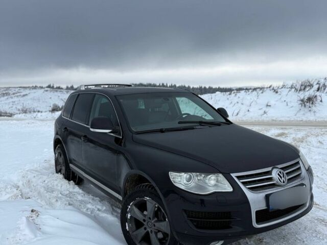 Черный Фольксваген Туарег, объемом двигателя 0 л и пробегом 300 тыс. км за 7023 $, фото 1 на Automoto.ua