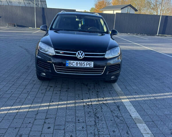 Черный Фольксваген Туарег, объемом двигателя 3 л и пробегом 285 тыс. км за 17000 $, фото 1 на Automoto.ua