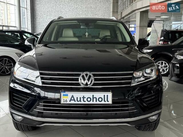Черный Фольксваген Туарег, объемом двигателя 2.97 л и пробегом 180 тыс. км за 29870 $, фото 1 на Automoto.ua