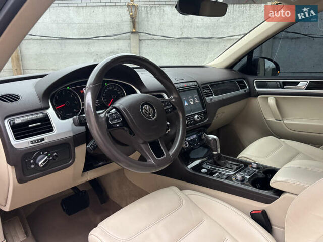 Чорний Фольксваген Туарег, об'ємом двигуна 3 л та пробігом 193 тис. км за 26900 $, фото 1 на Automoto.ua