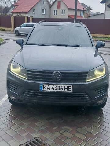 Черный Фольксваген Туарег, объемом двигателя 3.6 л и пробегом 135 тыс. км за 20000 $, фото 1 на Automoto.ua