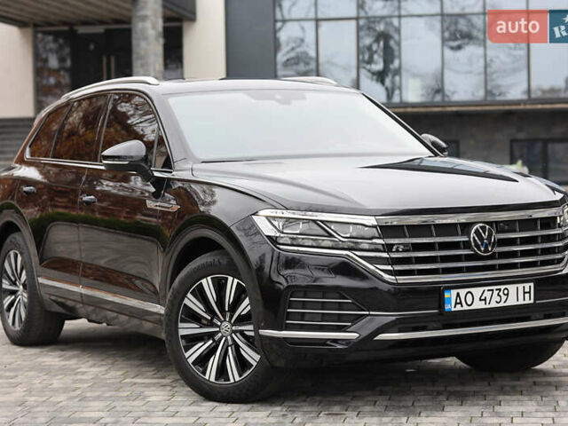 Черный Фольксваген Туарег, объемом двигателя 2.97 л и пробегом 252 тыс. км за 40500 $, фото 1 на Automoto.ua