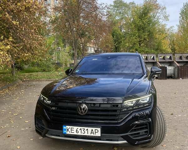 Черный Фольксваген Туарег, объемом двигателя 2.97 л и пробегом 231 тыс. км за 45500 $, фото 1 на Automoto.ua