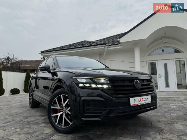 Чорний Фольксваген Туарег, об'ємом двигуна 3 л та пробігом 99 тис. км за 57888 $, фото 1 на Automoto.ua