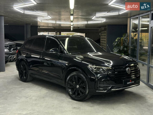 Черный Фольксваген Туарег, объемом двигателя 2.97 л и пробегом 172 тыс. км за 50500 $, фото 1 на Automoto.ua