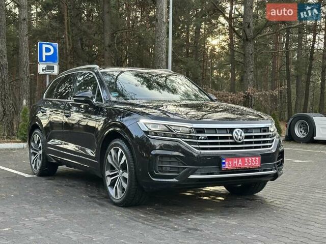 Черный Фольксваген Туарег, объемом двигателя 2.97 л и пробегом 264 тыс. км за 44000 $, фото 1 на Automoto.ua