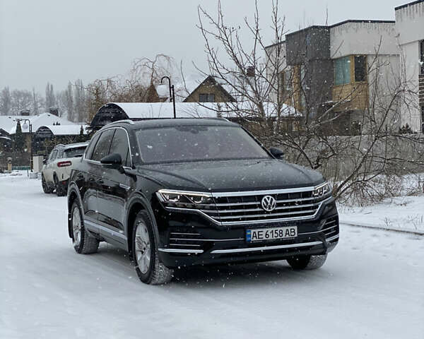 Черный Фольксваген Туарег, объемом двигателя 3 л и пробегом 248 тыс. км за 35000 $, фото 1 на Automoto.ua