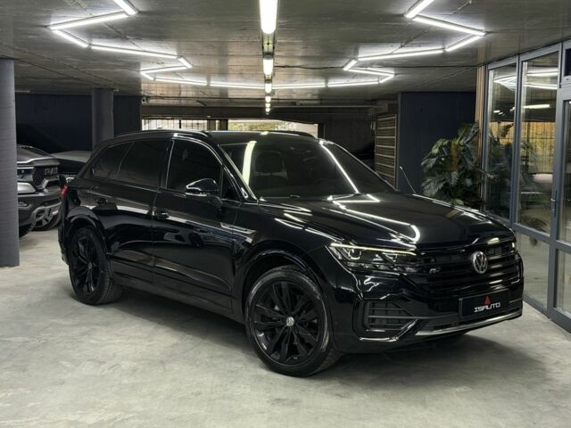 Черный Фольксваген Туарег, объемом двигателя 3 л и пробегом 172 тыс. км за 50500 $, фото 1 на Automoto.ua