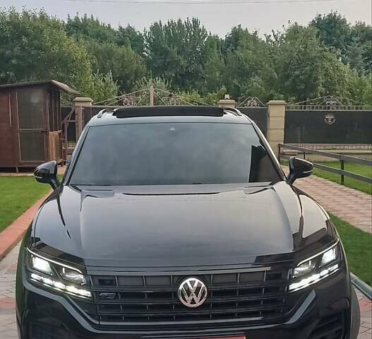 Черный Фольксваген Туарег, объемом двигателя 2.97 л и пробегом 163 тыс. км за 51500 $, фото 1 на Automoto.ua