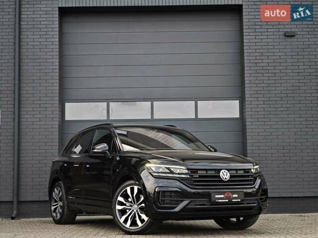 Черный Фольксваген Туарег, объемом двигателя 2.97 л и пробегом 98 тыс. км за 59980 $, фото 1 на Automoto.ua