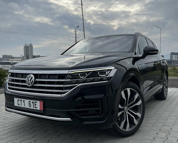 Черный Фольксваген Туарег, объемом двигателя 2.97 л и пробегом 267 тыс. км за 43900 $, фото 1 на Automoto.ua