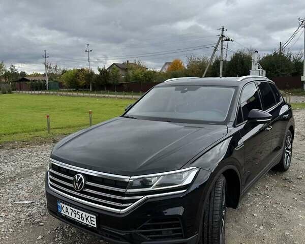 Фольксваген Туарег 2020 у Борисполе на Automoto.ua Чорний Фольксваген Туарег, об'ємом двигуна 3 л та пробігом 193 тис. км за 39900 $, фото 1 на Automoto.ua