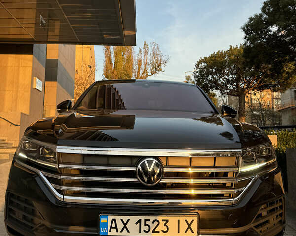 Черный Фольксваген Туарег, объемом двигателя 2.97 л и пробегом 49 тыс. км за 49800 $, фото 1 на Automoto.ua