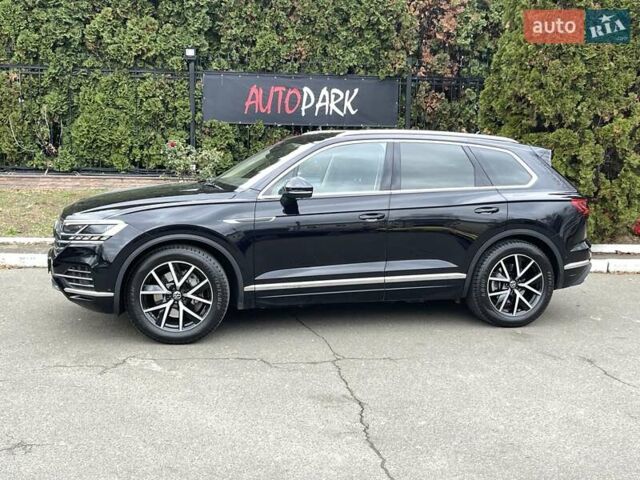 Чорний Фольксваген Туарег, об'ємом двигуна 3 л та пробігом 88 тис. км за 53500 $, фото 1 на Automoto.ua