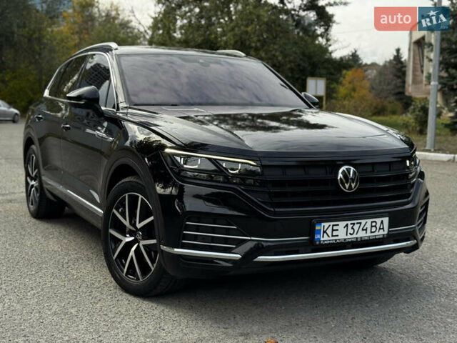 Чорний Фольксваген Туарег, об'ємом двигуна 2.97 л та пробігом 108 тис. км за 57800 $, фото 1 на Automoto.ua