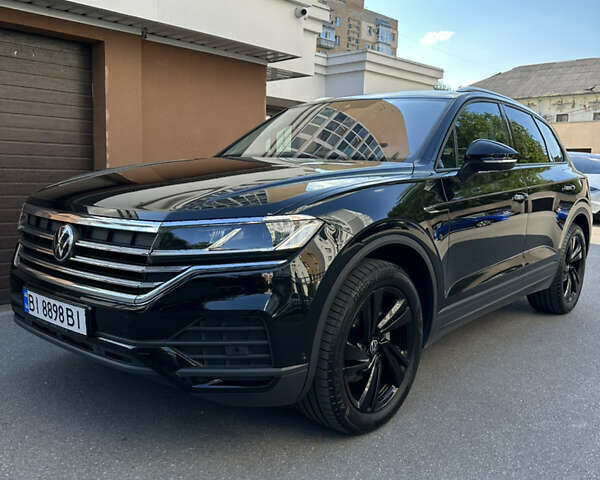 Чорний Фольксваген Туарег, об'ємом двигуна 3 л та пробігом 22 тис. км за 65500 $, фото 1 на Automoto.ua
