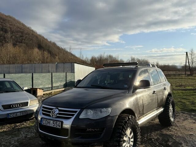 Коричневий Фольксваген Туарег, об'ємом двигуна 0 л та пробігом 280 тис. км за 7300 $, фото 1 на Automoto.ua