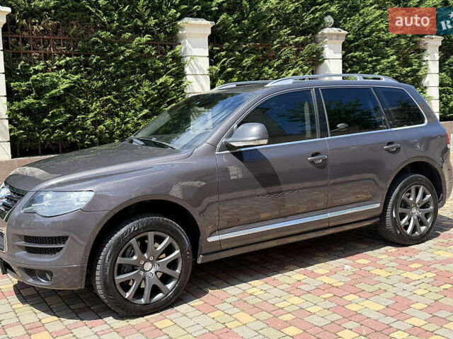 Коричневий Фольксваген Туарег, об'ємом двигуна 4.2 л та пробігом 210 тис. км за 8800 $, фото 1 на Automoto.ua