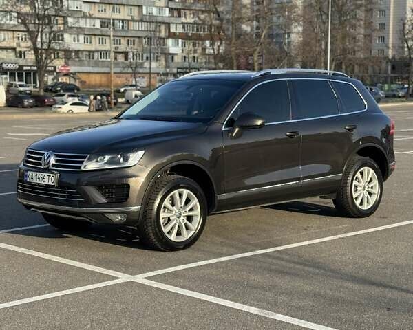 Коричневый Фольксваген Туарег, объемом двигателя 2.97 л и пробегом 155 тыс. км за 31000 $, фото 1 на Automoto.ua