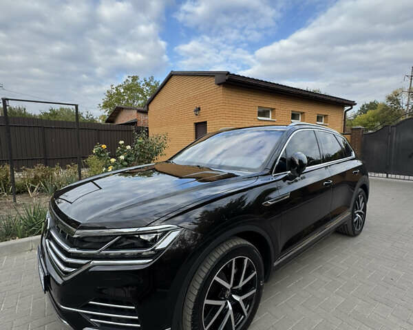 Коричневый Фольксваген Туарег, объемом двигателя 2.97 л и пробегом 38 тыс. км за 62300 $, фото 1 на Automoto.ua