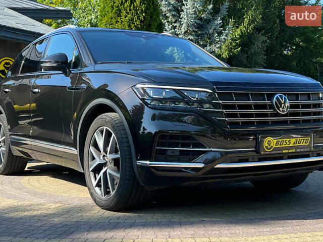 Коричневый Фольксваген Туарег, объемом двигателя 3 л и пробегом 47 тыс. км за 60999 $, фото 1 на Automoto.ua