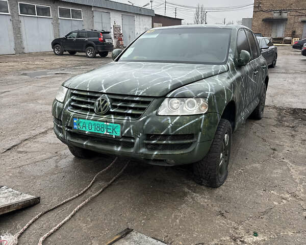 Серый Фольксваген Туарег, объемом двигателя 3.19 л и пробегом 222 тыс. км за 2999 $, фото 1 на Automoto.ua