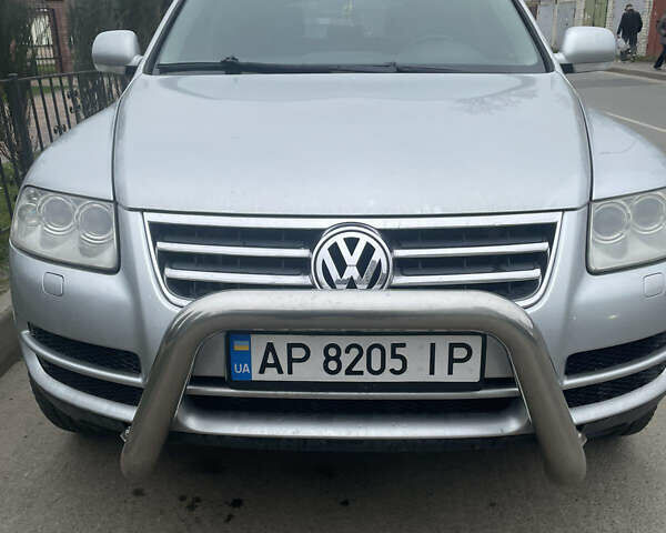 Серый Фольксваген Туарег, объемом двигателя 3.19 л и пробегом 230 тыс. км за 7200 $, фото 1 на Automoto.ua