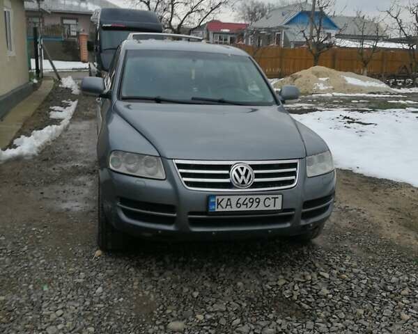 Сірий Фольксваген Туарег, об'ємом двигуна 2.5 л та пробігом 355 тис. км за 8000 $, фото 1 на Automoto.ua