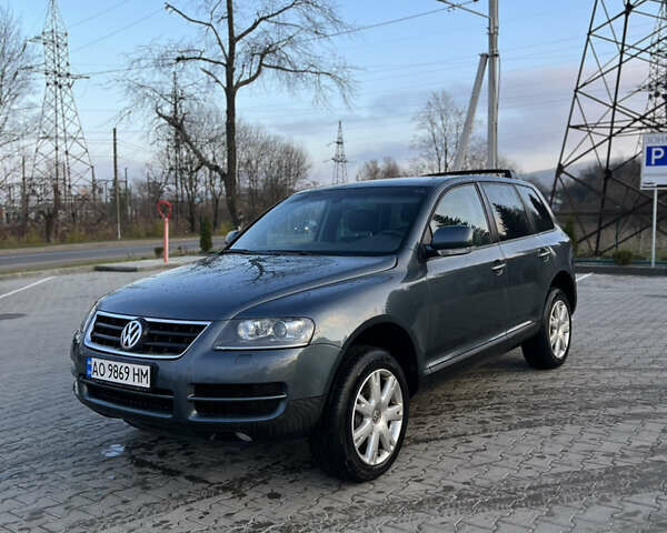 Серый Фольксваген Туарег, объемом двигателя 3 л и пробегом 428 тыс. км за 6700 $, фото 1 на Automoto.ua