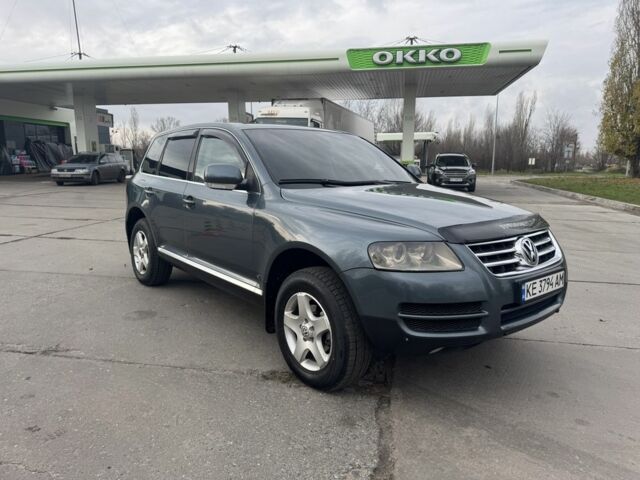 Сірий Фольксваген Туарег, об'ємом двигуна 2.5 л та пробігом 350 тис. км за 4500 $, фото 1 на Automoto.ua