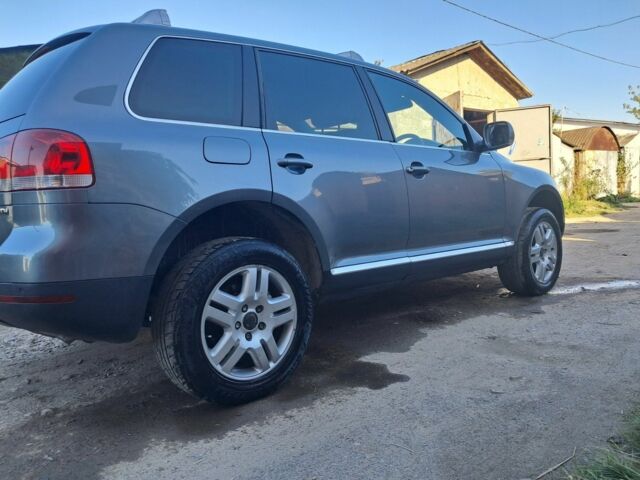 Сірий Фольксваген Туарег, об'ємом двигуна 3 л та пробігом 280 тис. км за 3700 $, фото 1 на Automoto.ua