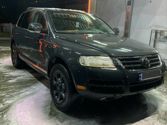 Серый Фольксваген Туарег, объемом двигателя 3.6 л и пробегом 280 тыс. км за 5700 $, фото 1 на Automoto.ua