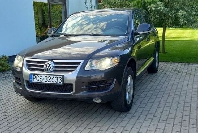 Сірий Фольксваген Туарег, об'ємом двигуна 0 л та пробігом 320 тис. км за 3500 $, фото 1 на Automoto.ua