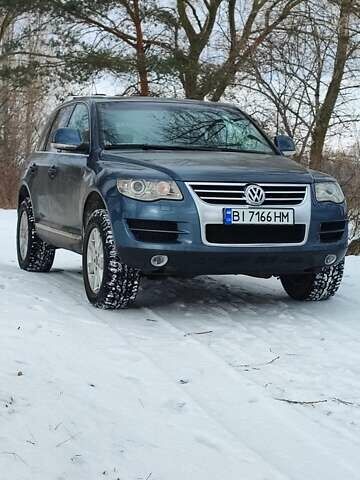 Сірий Фольксваген Туарег, об'ємом двигуна 3 л та пробігом 240 тис. км за 11500 $, фото 1 на Automoto.ua