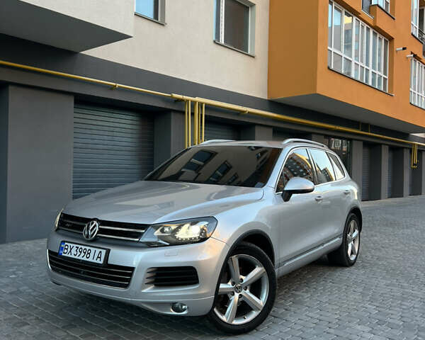 Серый Фольксваген Туарег, объемом двигателя 3 л и пробегом 317 тыс. км за 16499 $, фото 1 на Automoto.ua