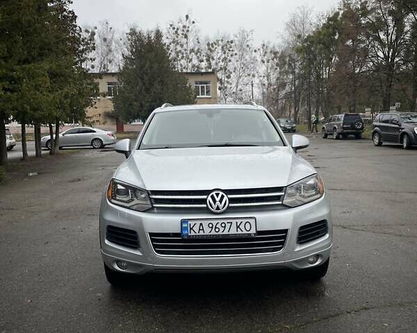 Сірий Фольксваген Туарег, об'ємом двигуна 2.97 л та пробігом 288 тис. км за 17900 $, фото 1 на Automoto.ua